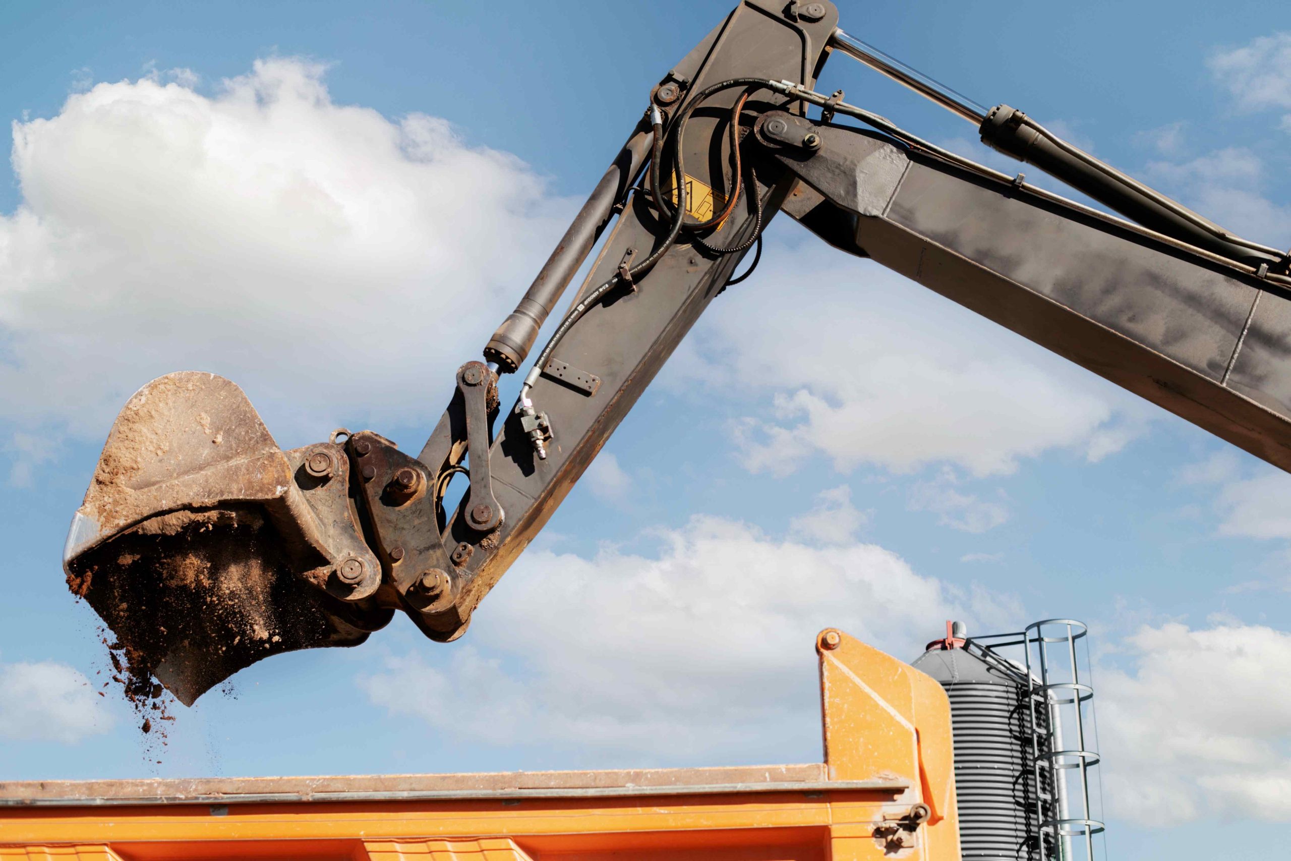 Beyond Digging: How 2025’s Excavator Attachments Will Transform Heavy-Duty Projects