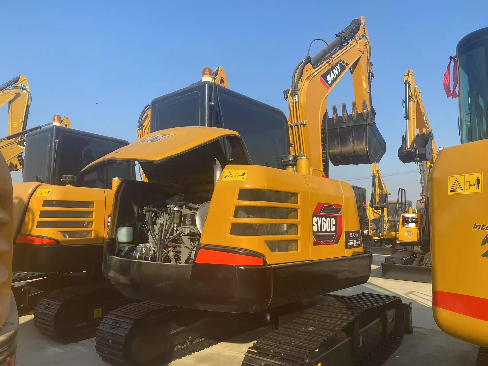 What is the Average Working Hour Range for a Backhoe Loader