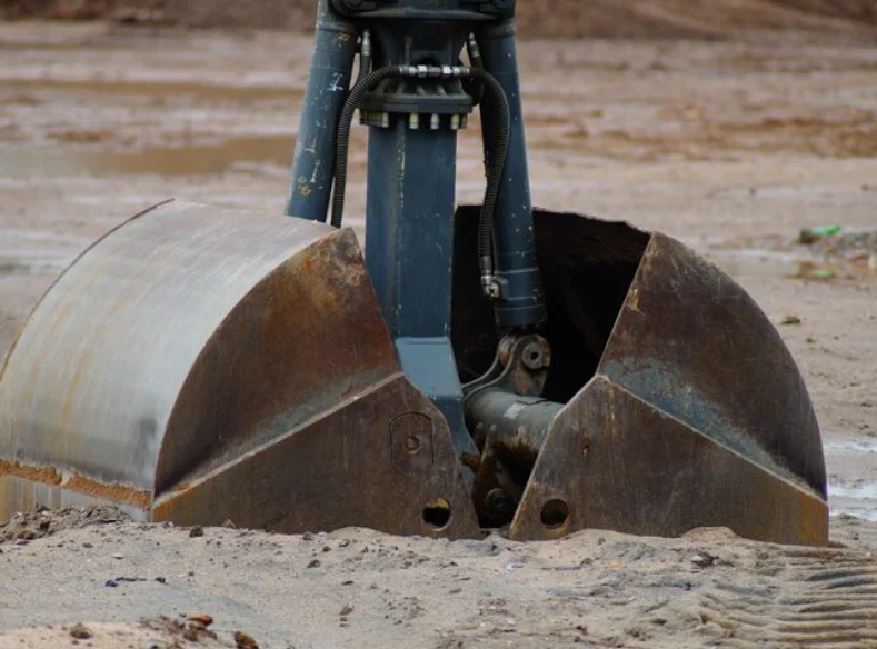 What Size Bucket Is a Standard Excavator and Which Types of Digger Bucket Perform Best