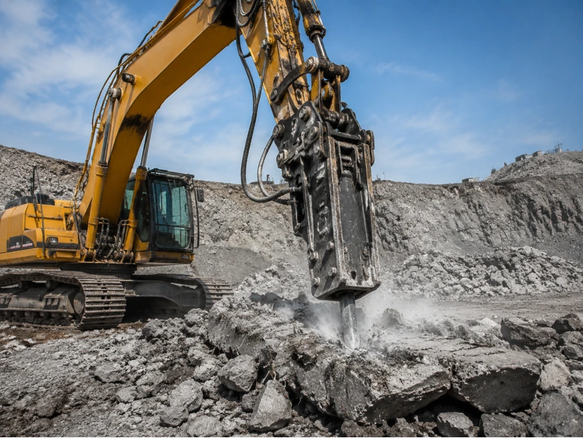 hydraulic breaker hammer for mining and demolition projects