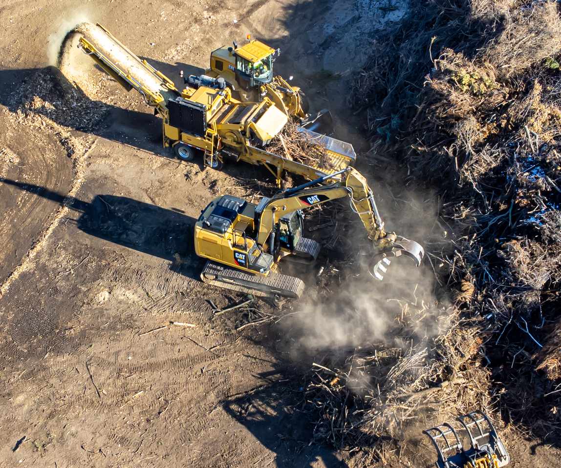 excavator-with-grapple